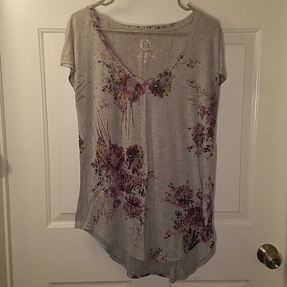 Maurices Short Sleeve 24/7 Floral Tshirt Size M